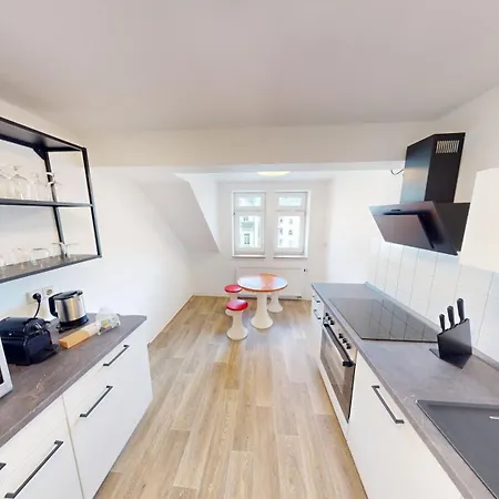 Dachgeschossromantik Geniessen, Bushaltestelle Fusslaeufig Erreichbar Apartment Chemnitz