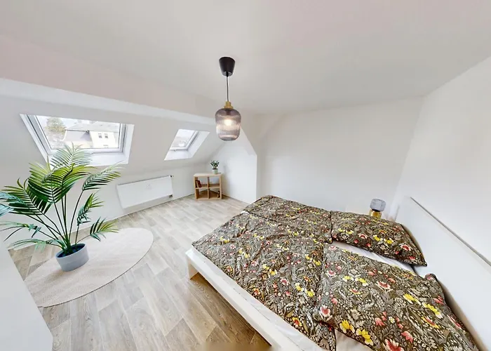 Dachgeschossromantik Geniessen, Bushaltestelle Fusslaeufig Erreichbar, Wlan Lejlighed *